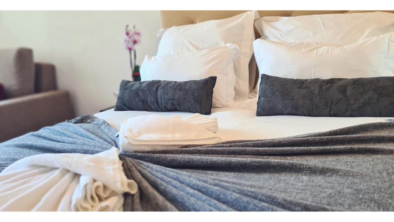 Rentalist Apartaments- Santa Catarina Porto Eksteriør billede